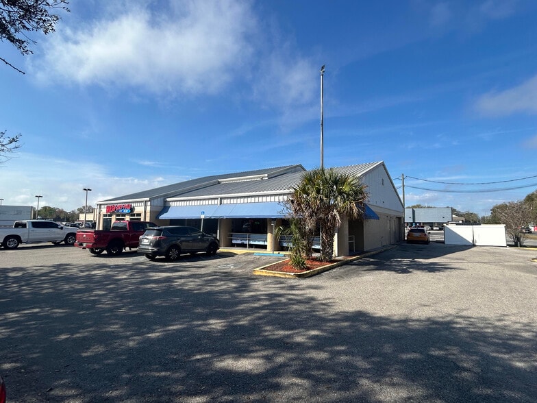 More Photos Of 1309 S Collins St, Plant City Freestanding For Sale
