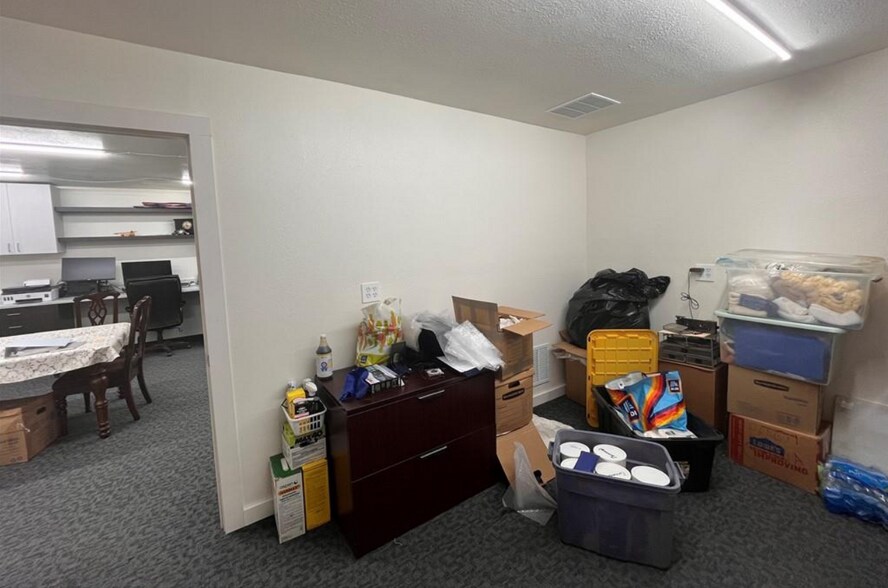 More Photos Of 2428 N US Highway 169, Coffeyville Industrial For Sale