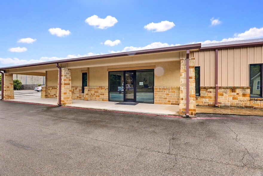 Primary Photo Of 11550 N North Loop Rd, San Antonio Warehouse For Sale