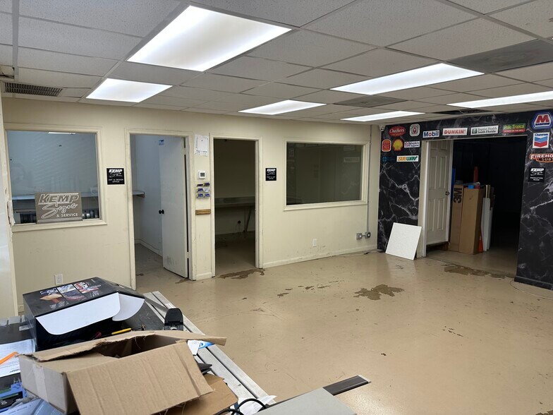 More Photos Of 1730 Hill Ave, Mangonia Park Service For Lease