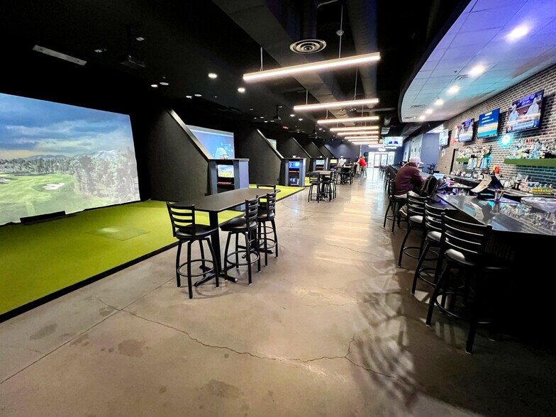 More Photos Of 6409 N Big Spring St, Midland Storefront For Sale