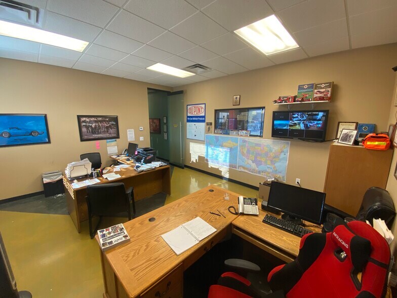 Primary Photo Of 540-546 Commerce Cir, Mesquite Warehouse For Sale