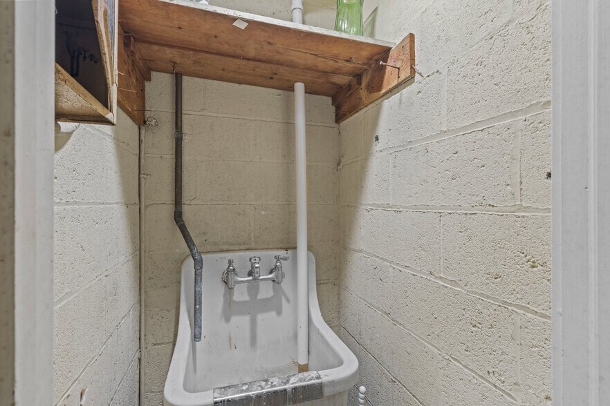 More Photos Of 89 Main St, Little Falls Bank For Lease