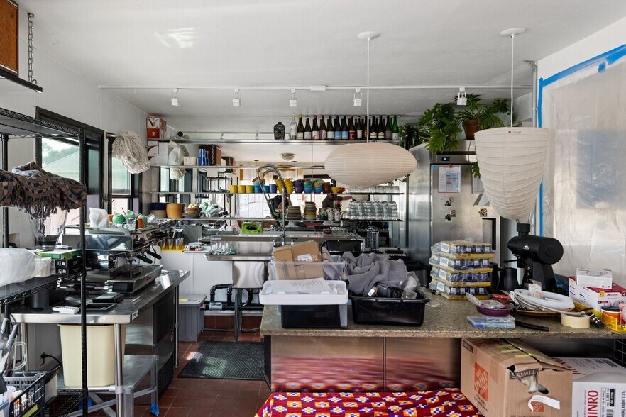 More Photos Of 4935 Shattuck Ave, Oakland Freestanding For Sale