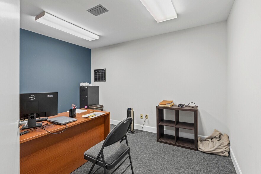 More Photos Of 3512 Godwin Ct, Mobile Medical For Sale