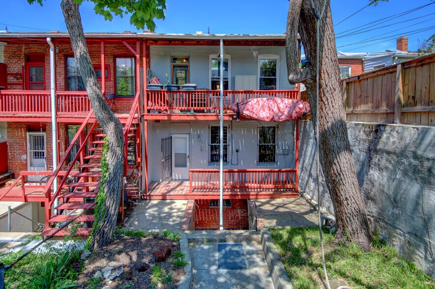 More Photos Of 1674 Irving St NW, Washington Apartments For Sale