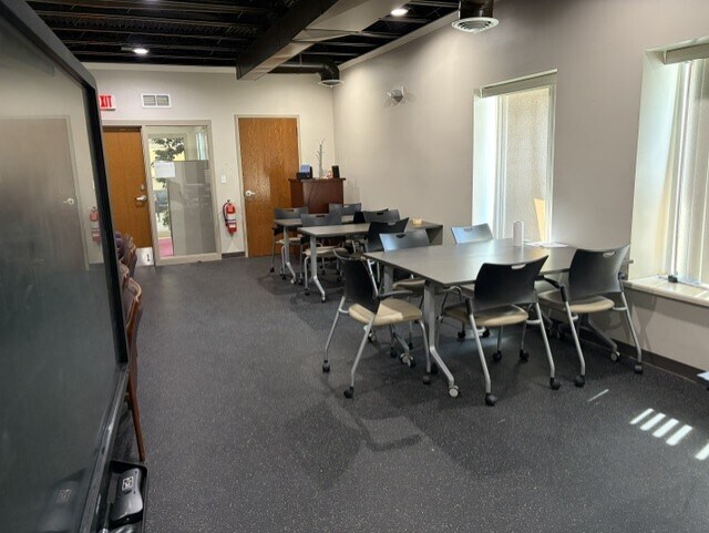 More Photos Of 6114 W Capitol Dr, Milwaukee Medical For Sale