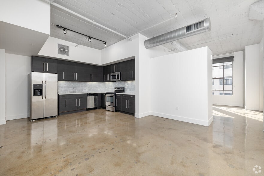 More Photos Of 217 E 8th St, Los Angeles Apartments For Lease