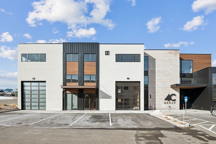 More Photos Of 4518 North Forestdale Drive Building 54, Park City Freestanding For Sale