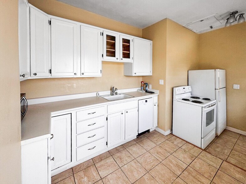 More Photos Of 2722-2730 T St, Sacramento Apartments For Sale