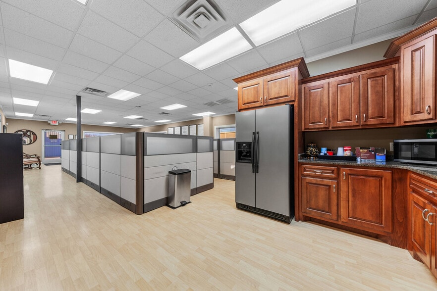 More Photos Of 3535 Waynesboro Hwy, Lawrenceburg Manufacturing For Sale