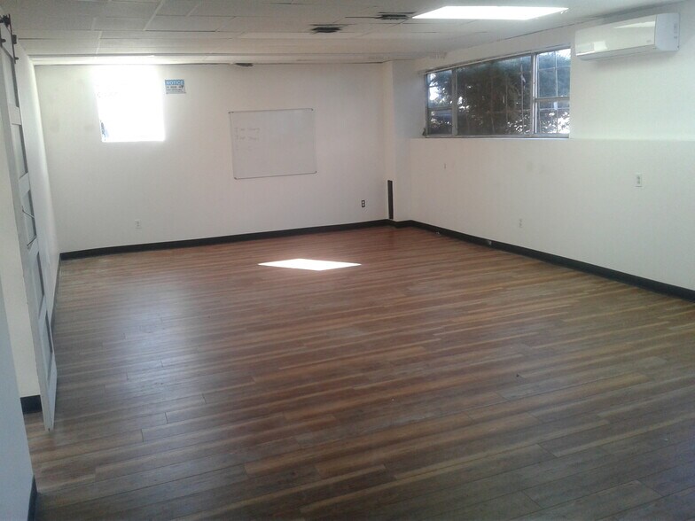 More Photos Of 72 Guy Lombardo Ave, Freeport Medical For Lease