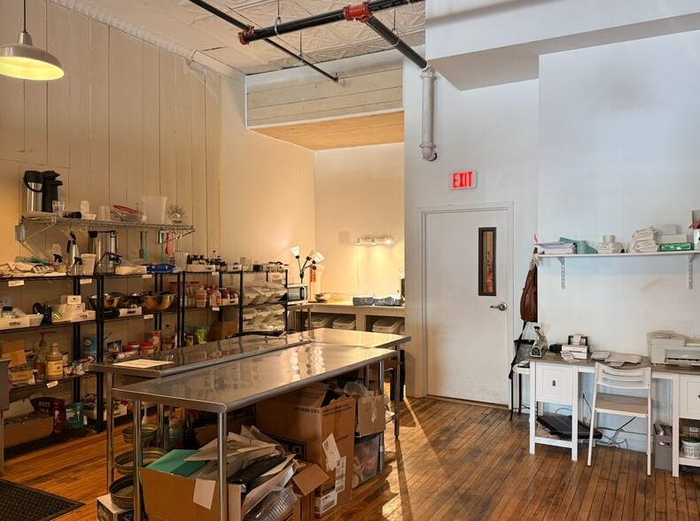 More Photos Of 146 Maine st, Brunswick Office For Lease