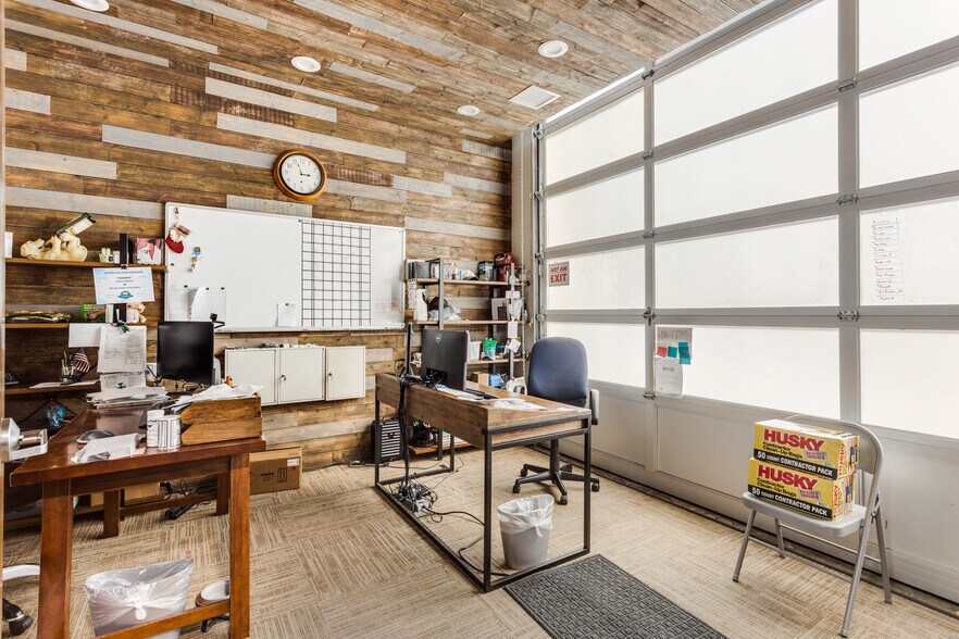 More Photos Of 5761 Park Vista Cir, Keller Warehouse For Sale