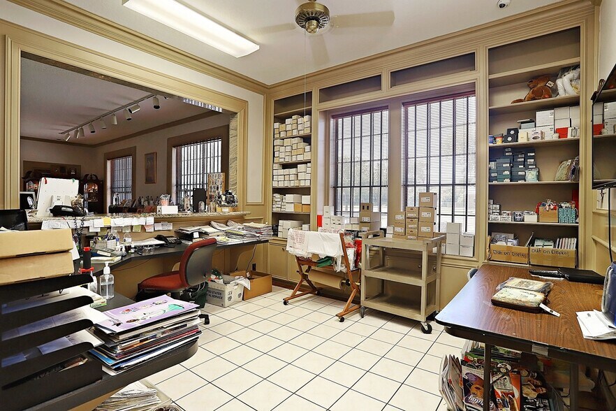 More Photos Of 6130 Wheatley St, Houston General Retail For Sale