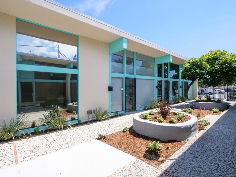 More Photos Of , San Pedro General Retail For Sale