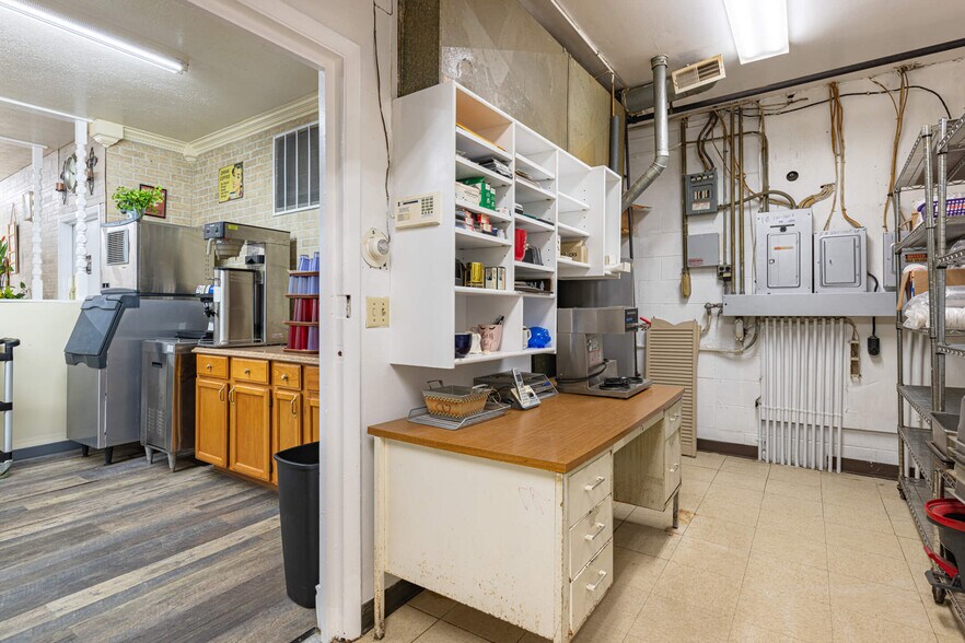 More Photos Of 749-751 Dayton Oxford Rd, Carlisle Freestanding For Lease