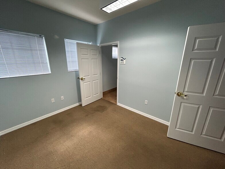 More Photos Of 37914 Daughtery Rd, Zephyrhills Medical For Sale