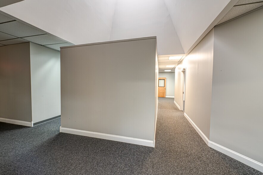 More Photos Of 1800 Ocean Ave, Ronkonkoma Light Distribution For Lease