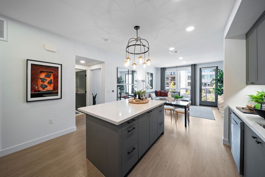 More Photos Of 585 Anton Blvd, Costa Mesa Apartments For Lease