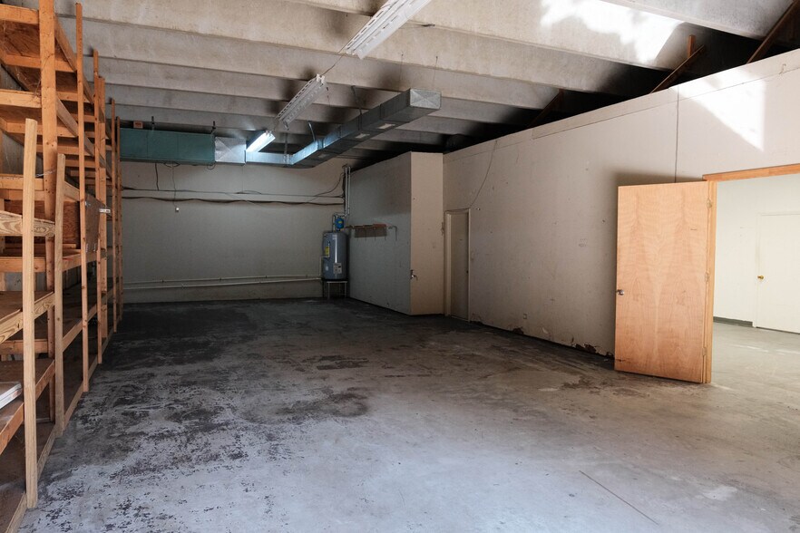 More Photos Of 190-192 Metro Dr, Spartanburg Flex For Lease