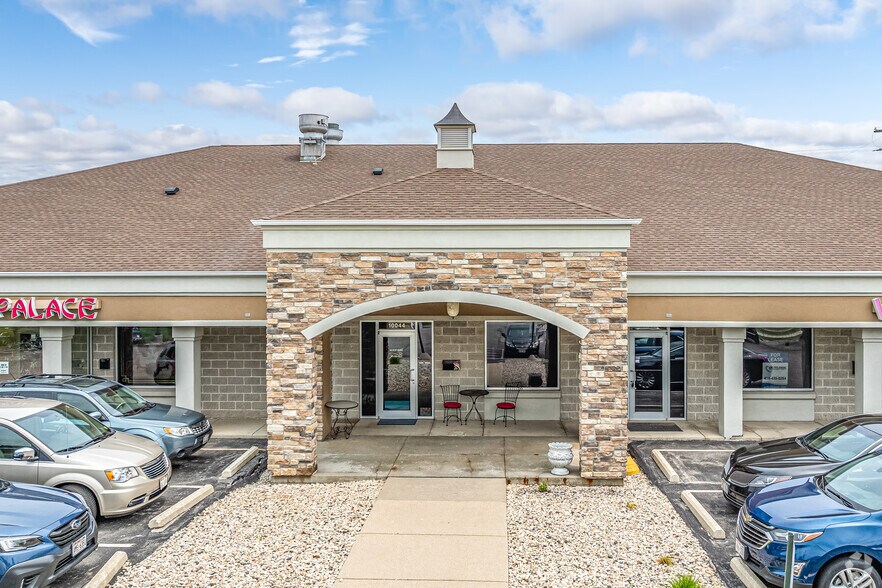 More Photos Of 10040-10046 N Port Washington Rd, Mequon Storefront Retail Office For Lease