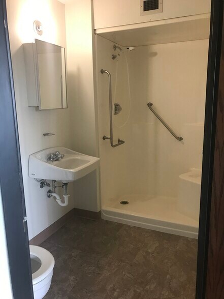 More Photos Of 550 N 3rd Ave, Virginia Apartments For Sale