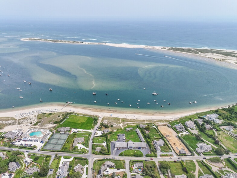 More Photos Of 196 Shore Rd, Chatham Hotel For Sale