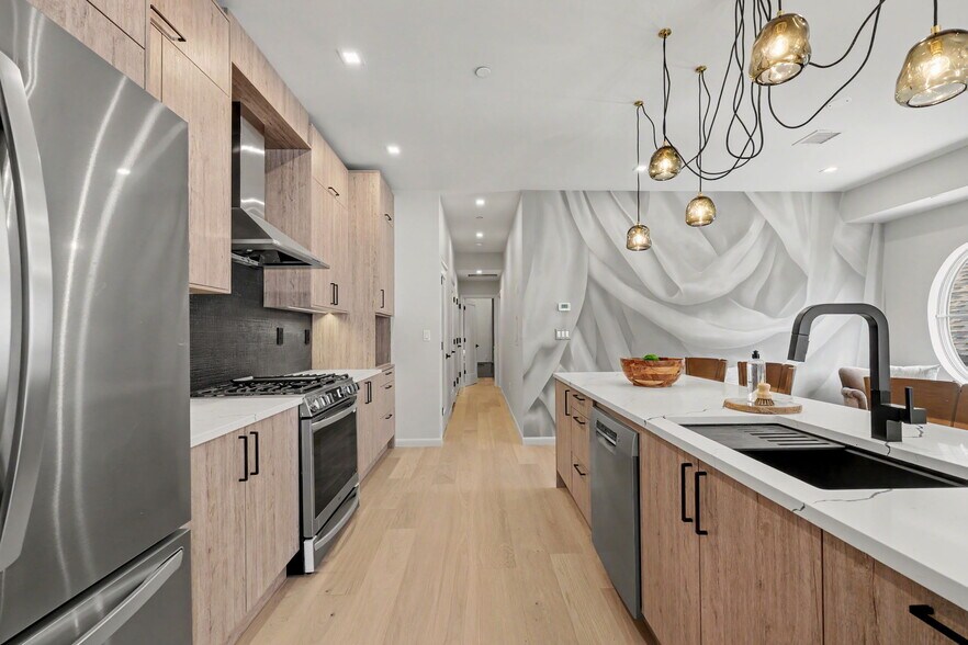 More Photos Of 63 Church St, Greenwich Apartments For Sale