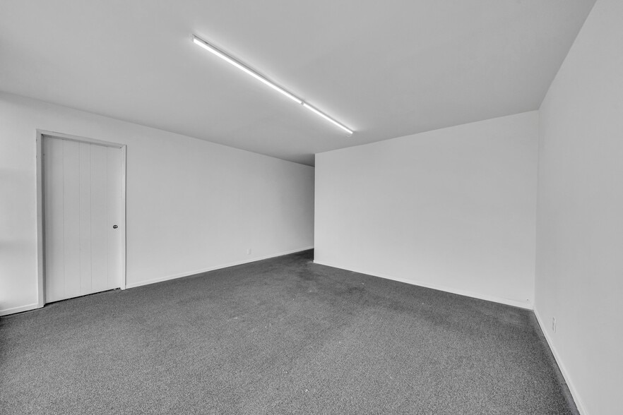 More Photos Of 2610 W Imperial Hwy, Hawthorne Storefront Retail Office For Lease