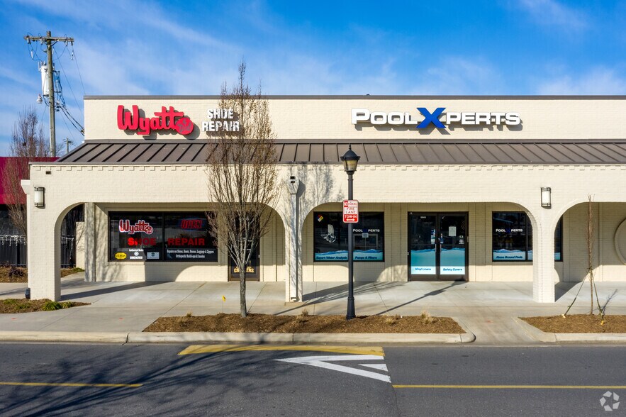 More Photos Of 7601-7715 Pineville Matthews Rd, Charlotte General Retail For Lease