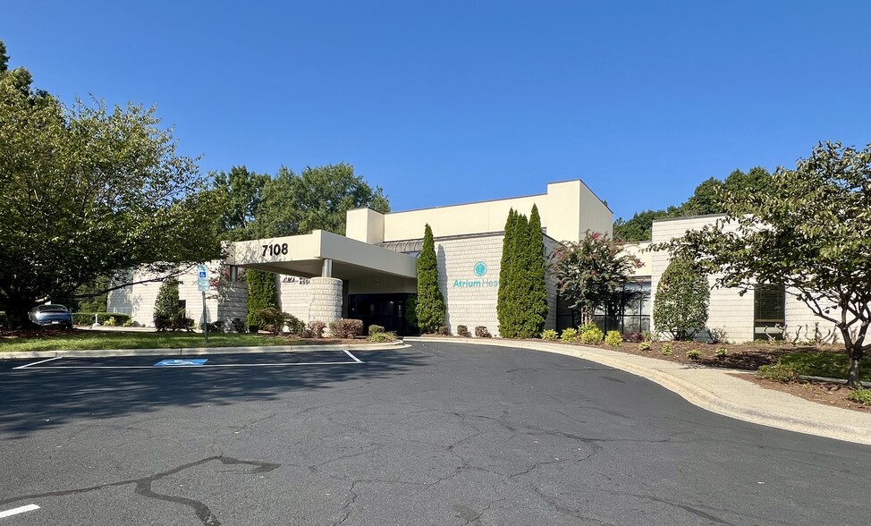 Primary Photo Of 7108 Pineville-Matthews Rd, Charlotte Medical For Lease