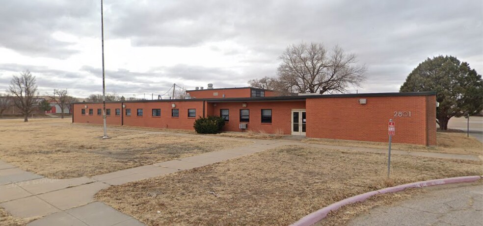 More Photos Of 2801 Duniven Cir, Amarillo Light Distribution For Lease