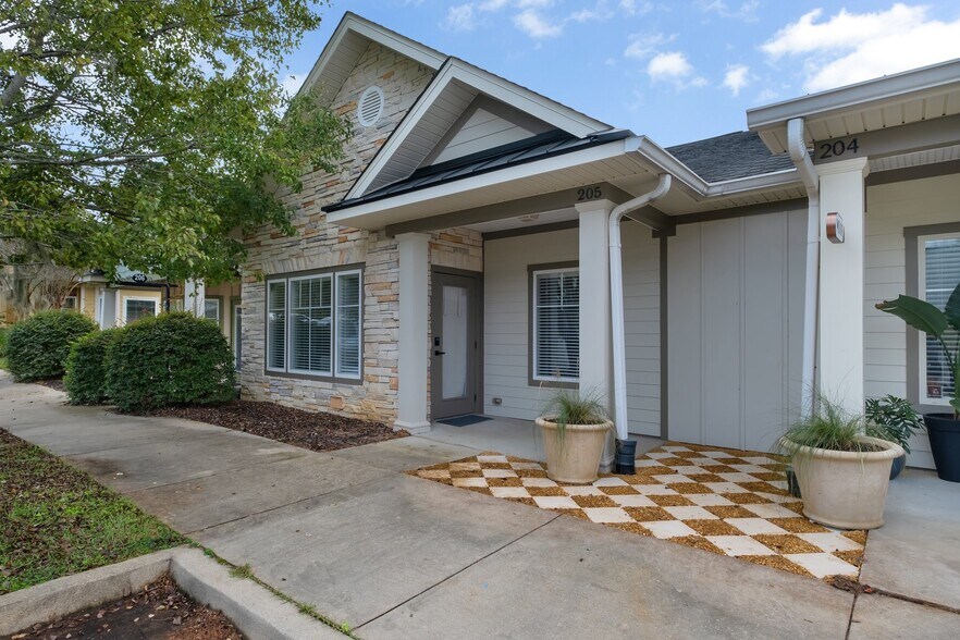 More Photos Of 1725 Capital Cir NE, Tallahassee Medical For Sale