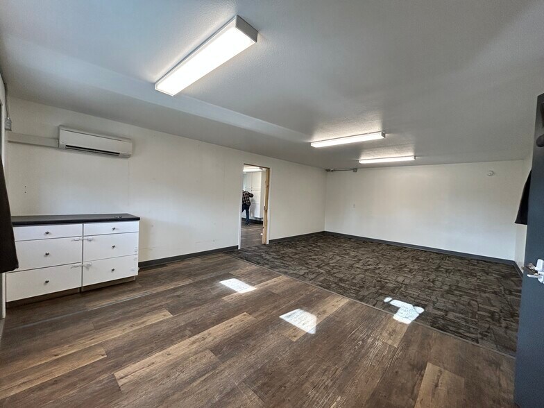 More Photos Of 1065 Tefft St, Corvallis Office For Lease