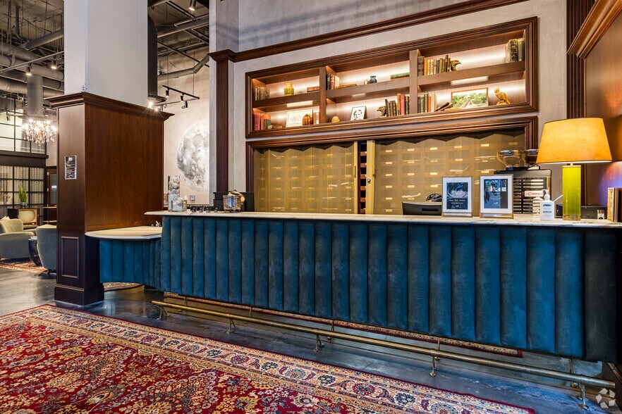 More Photos Of 3035 Peachtree Rd, Atlanta Office For Lease
