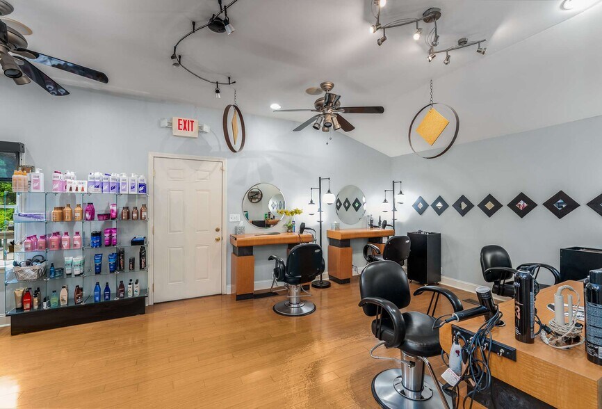 More Photos Of 4065 Lawrenceville Hwy, Tucker Office For Sale