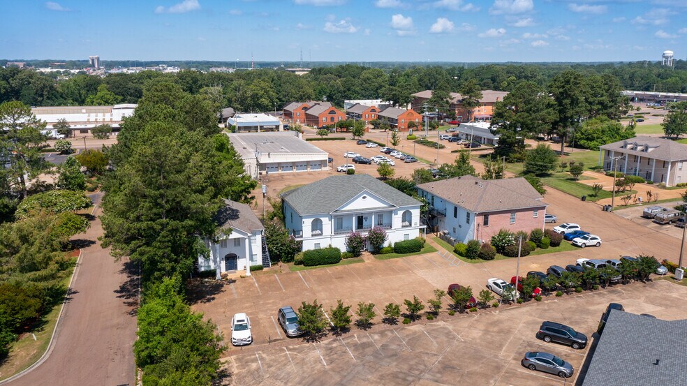 More Photos Of 407 Orchard Park, Ridgeland Office Residential For Sale