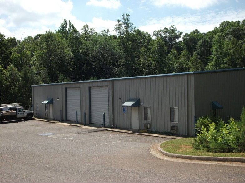 More Photos Of 295 Gateway Dr, Canton Warehouse For Lease