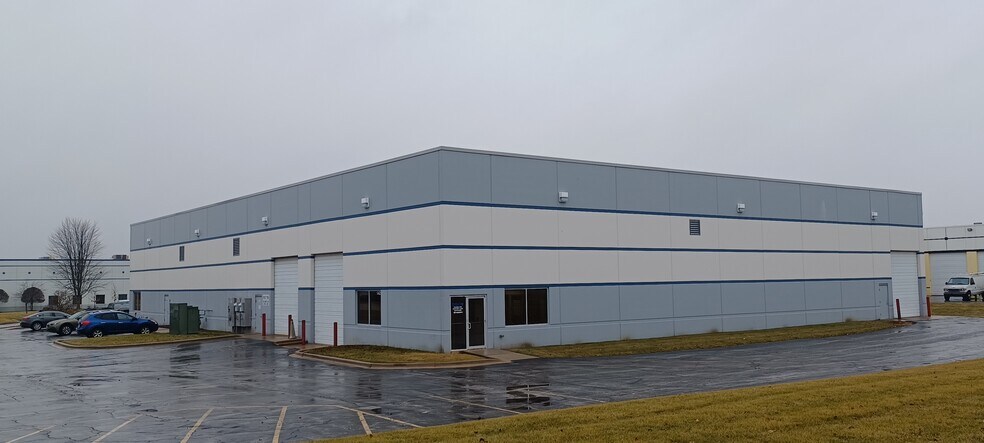 Primary Photo Of 1885 Suncast Ln, Batavia Distribution For Sale