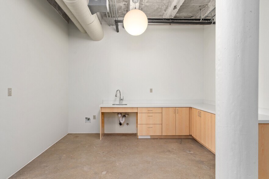 More Photos Of 1701 Commerce St, Houston Loft Creative Space For Lease