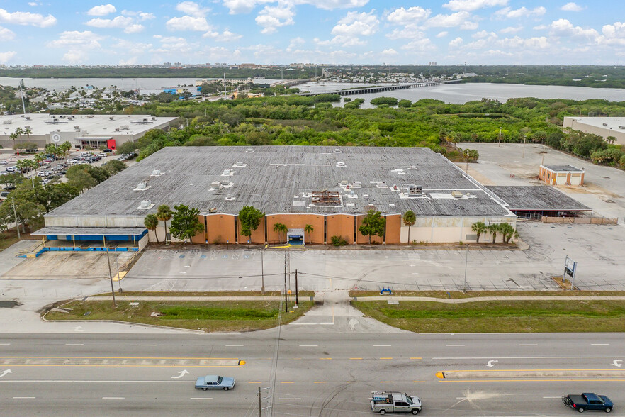 Primary Photo Of 4600 Park St N, Saint Petersburg Warehouse For Sale