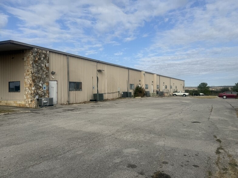 More Photos Of 23129 N Interstate 35, New Braunfels Sports And Entertainment For Lease