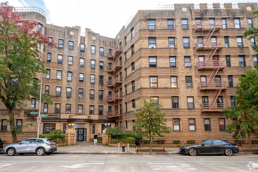 More Photos Of 1120 Brighton Beach Ave, Brooklyn Apartments For Sale