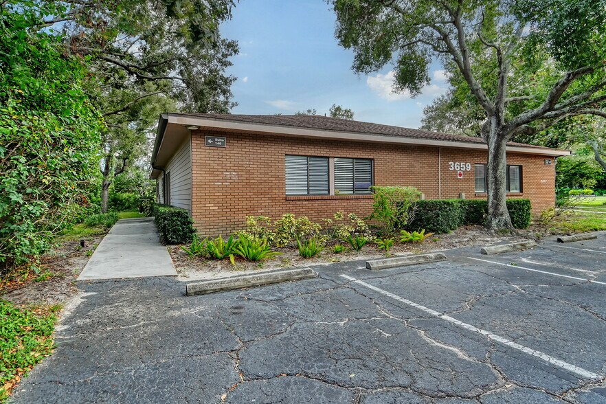 More Photos Of 3639-3711 Cortez Rd W, Bradenton Office For Lease