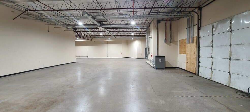 More Photos Of 1110 Collins Blvd E, Richardson Light Manufacturing For Lease