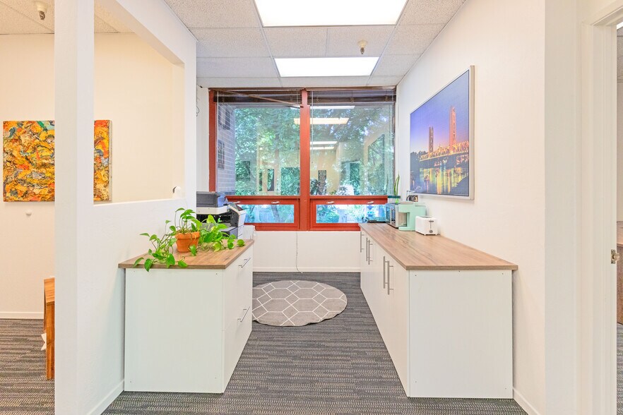 More Photos Of 725 30th St, Sacramento Office For Lease
