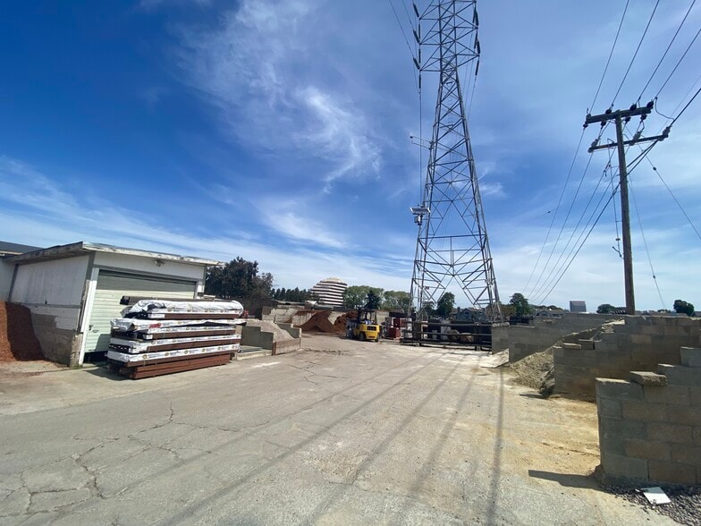 More Photos Of 2075 Norfolk St, San Mateo Freestanding For Sale