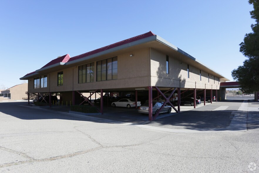 More Photos Of 15000 7th St, Victorville Office For Lease