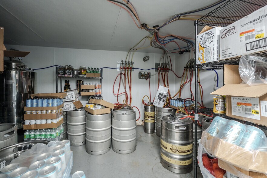 More Photos Of 117 E Allegan St, Otsego General Retail For Sale